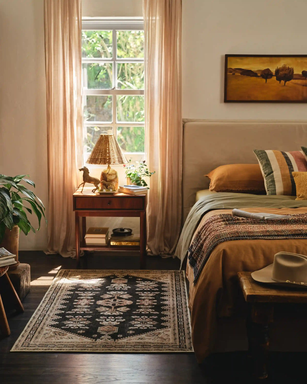Pradera Tan & Soft Black Rug
